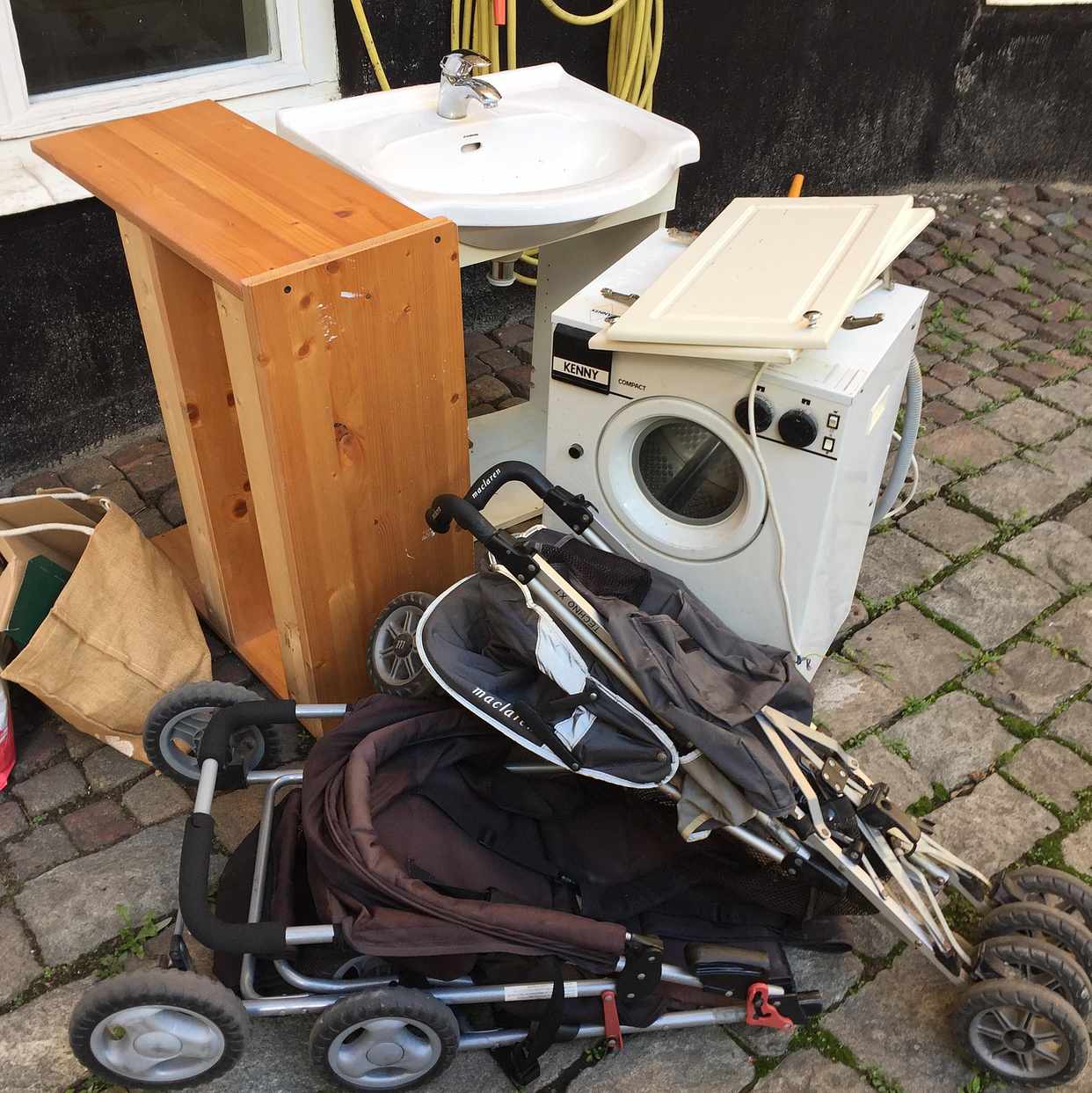 image of Barnvagn, handfat,tvätt.. - Stockholms Stad
