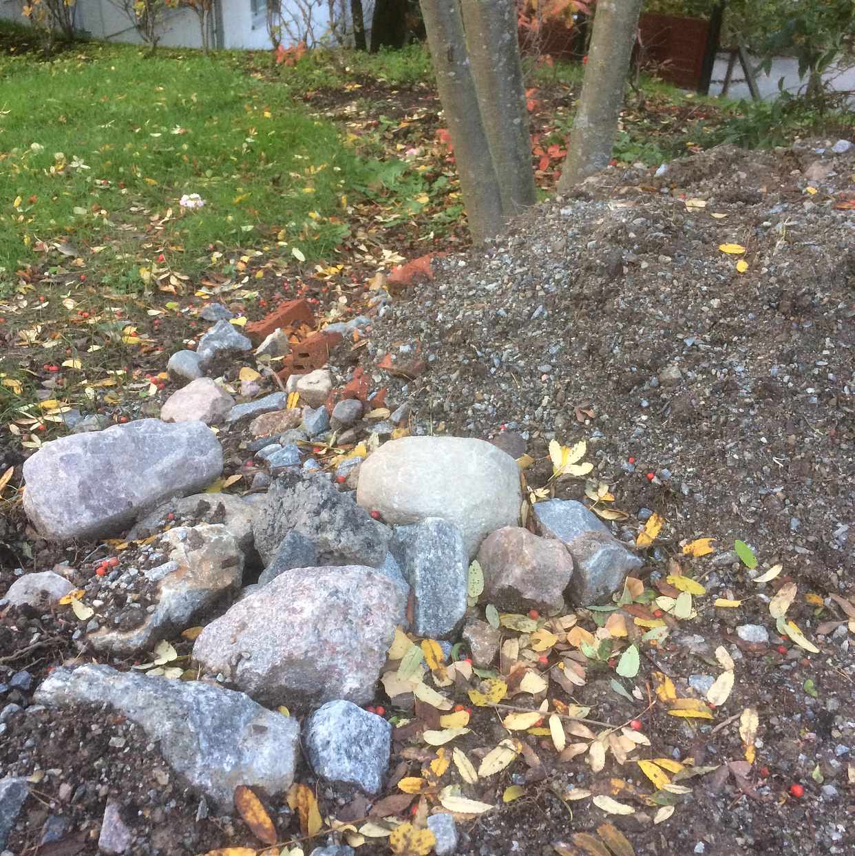 image of Mindre hög med grus - Solna