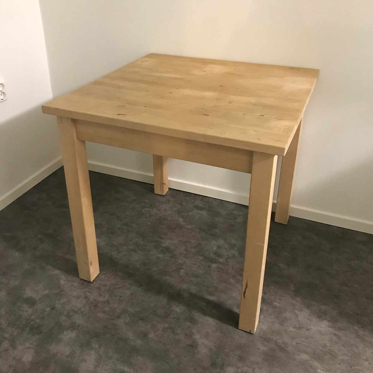 image of 50x50 cm matbord - Huddinge