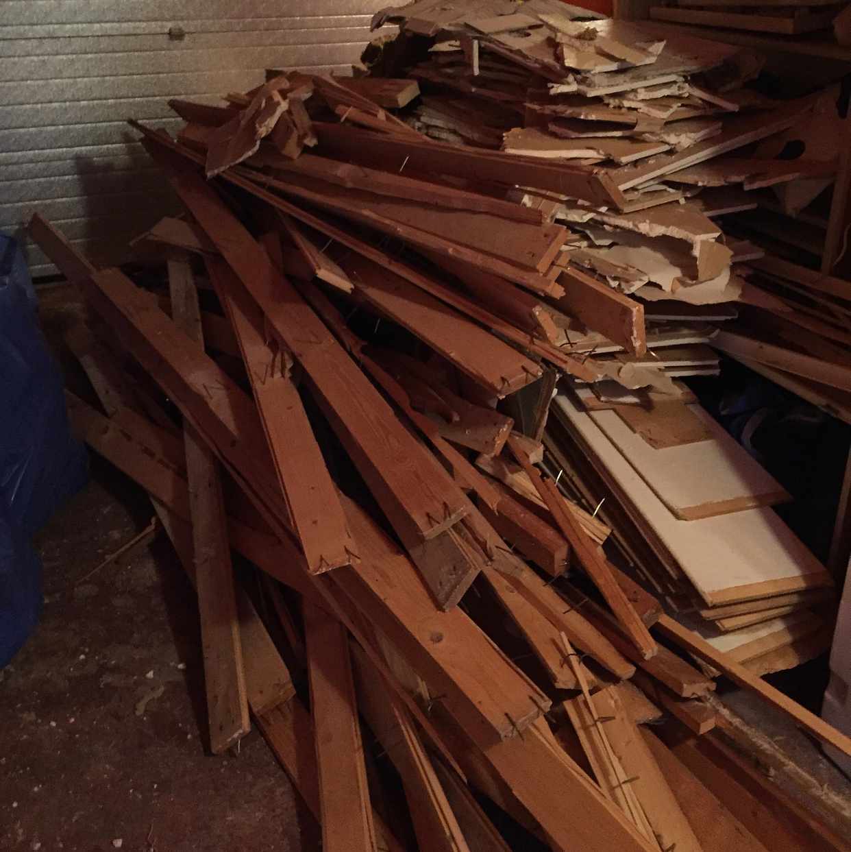 image of Skräp från renovering - Sävedalen