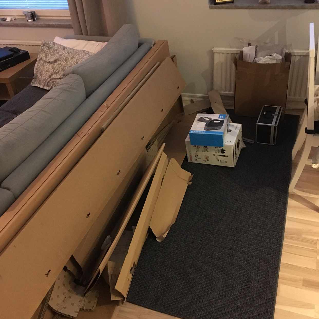 image of Kartonger + en påse jord - Sundbyberg
