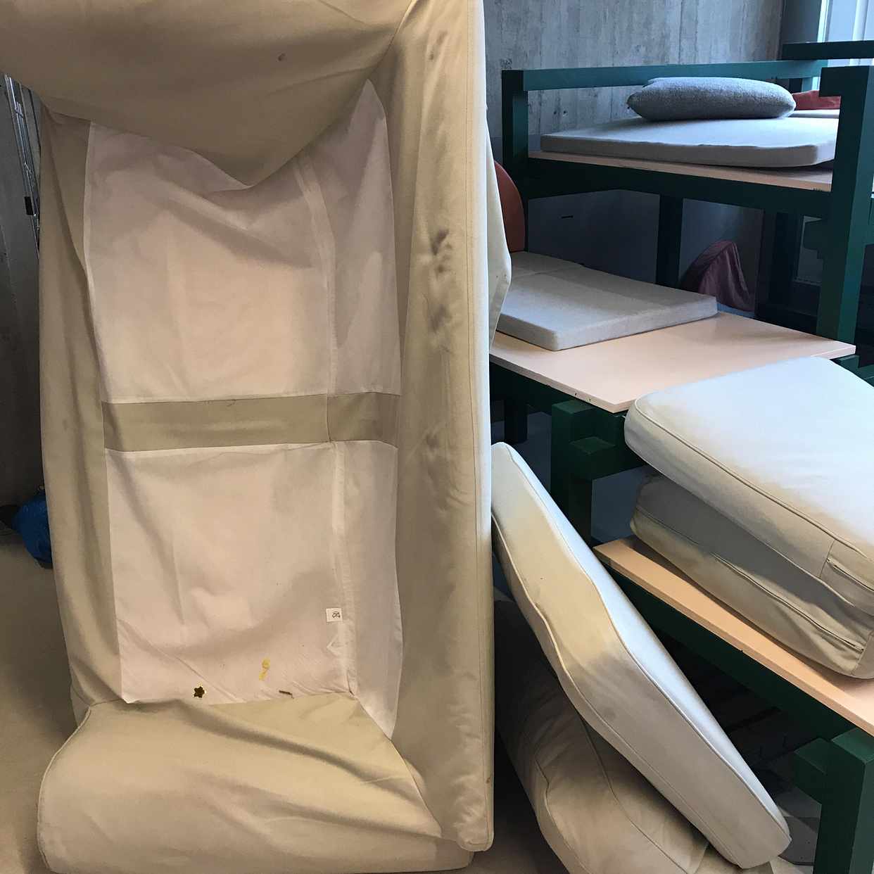 image of Ta bort Ikea soffa - Stockholm