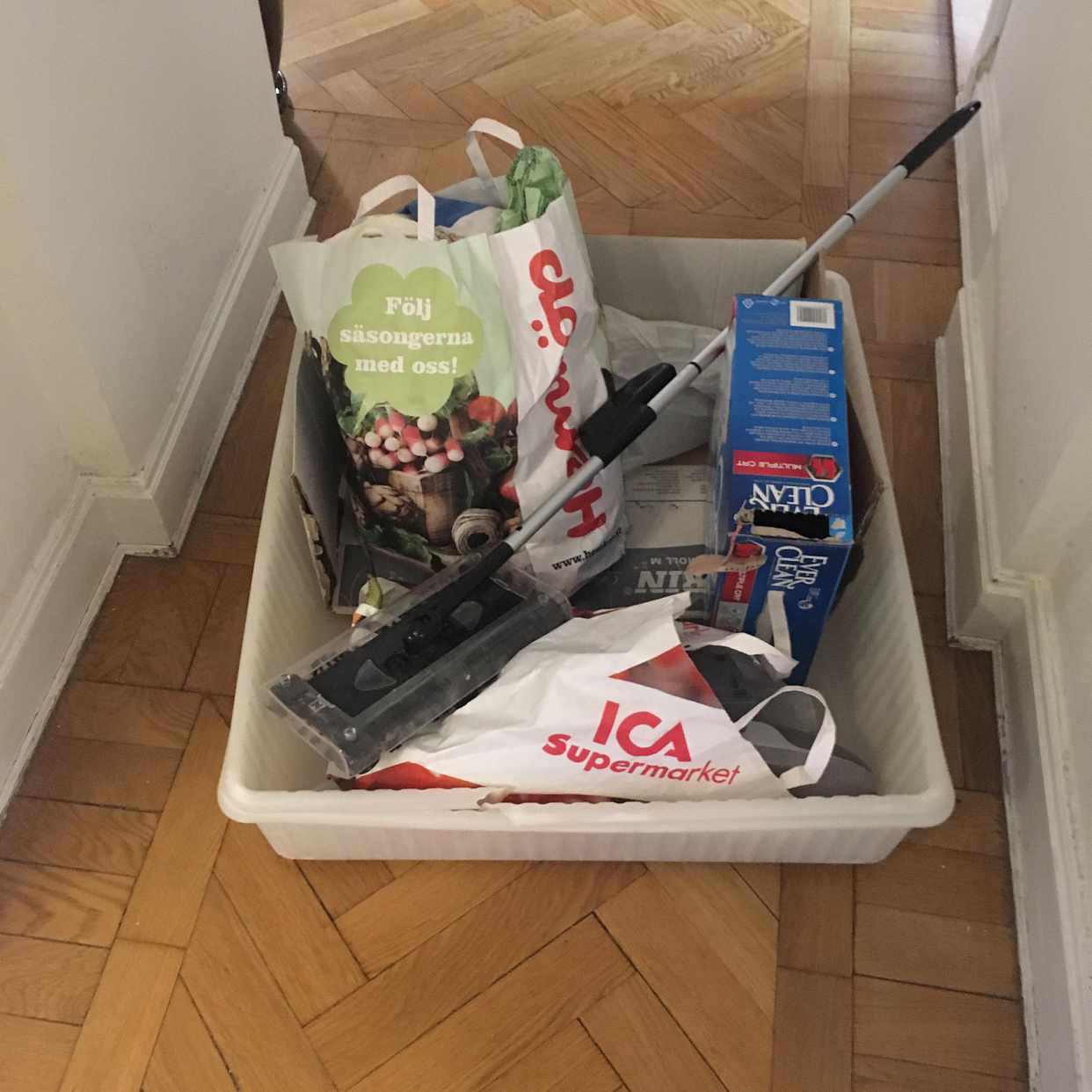 image of Allt ligger i lådan - Stockholm