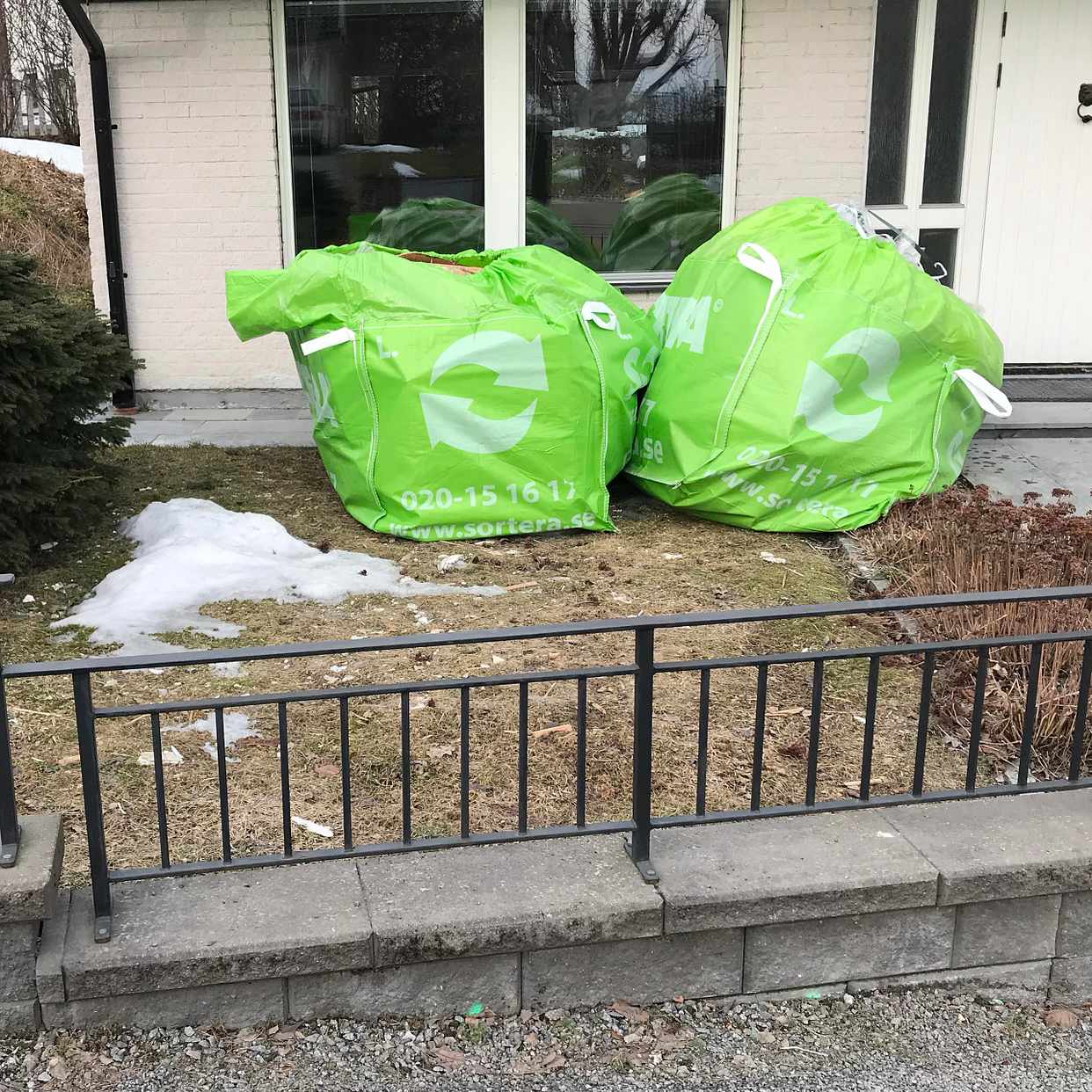 image of Byggavfall från rivning - Täby