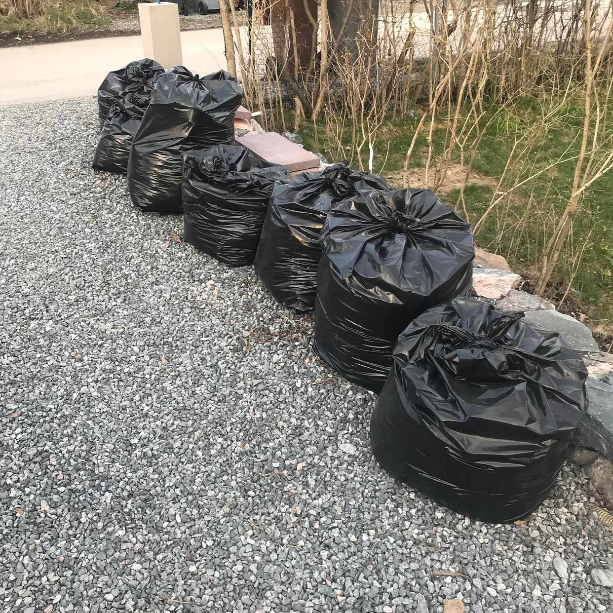 image of 7 säckar löv - Stocksund