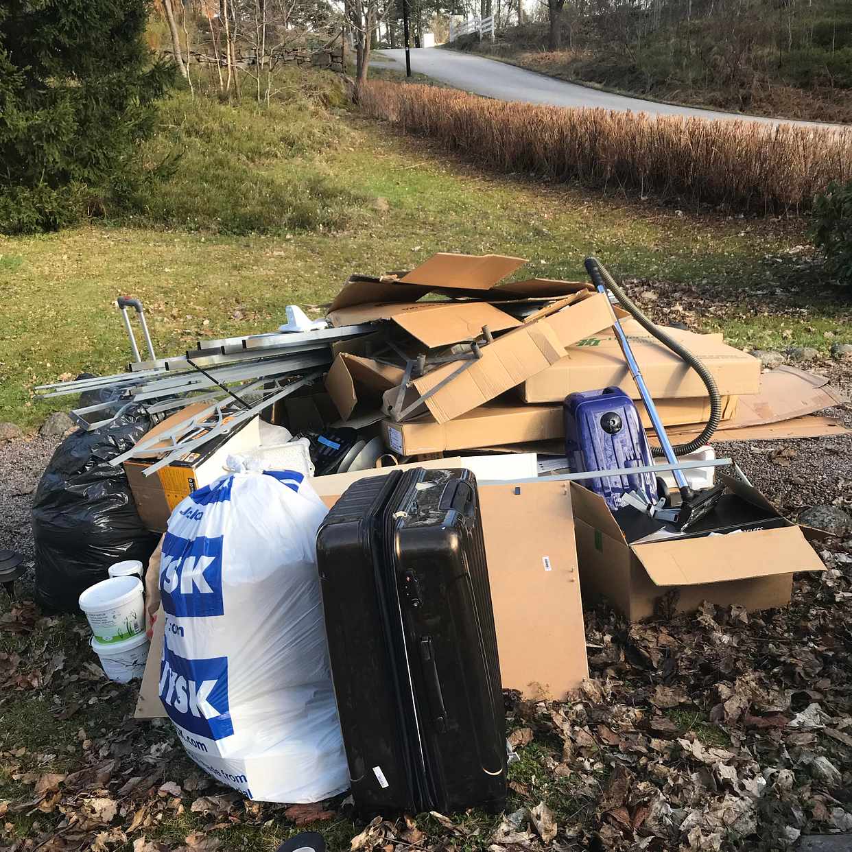 image of Bråte från förråd, karton - Saltsjö-Boo