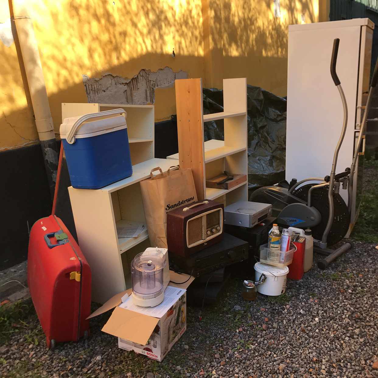 image of Elektronics, oil, wooden - Stockholm