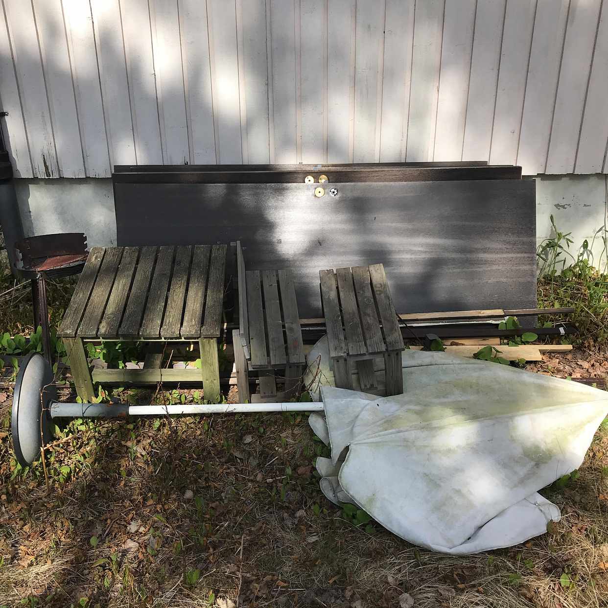 image of Skräp till tippen - Mölnlycke