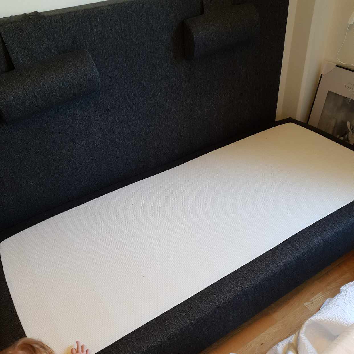 image of Säng och sänggavel - Bromma