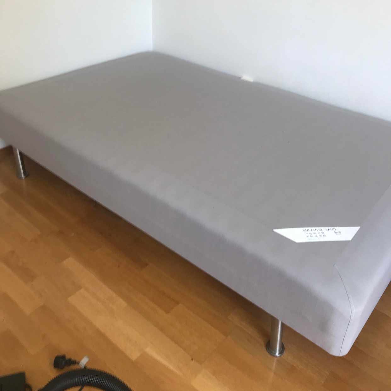 image of Säng 120 cm - hämtas - Vällingby