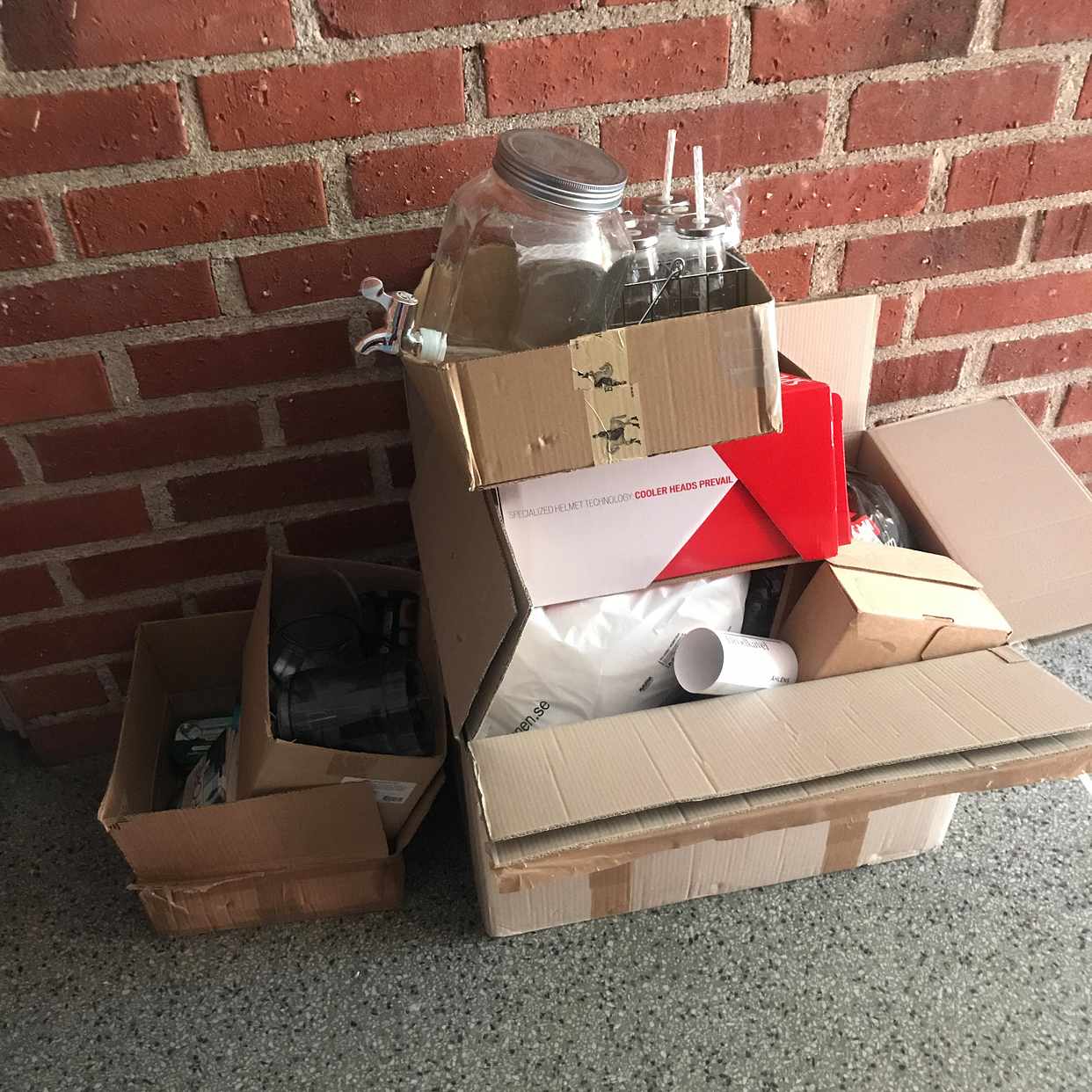 image of Stuff to sort out/throw - Farsta