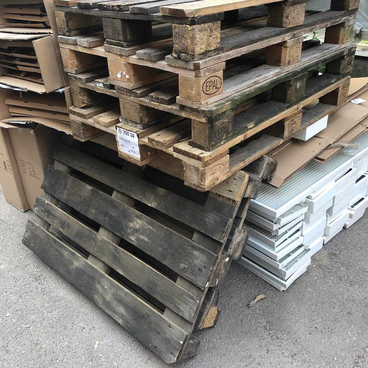 image of 9 EU pallar - Stockholms Stad