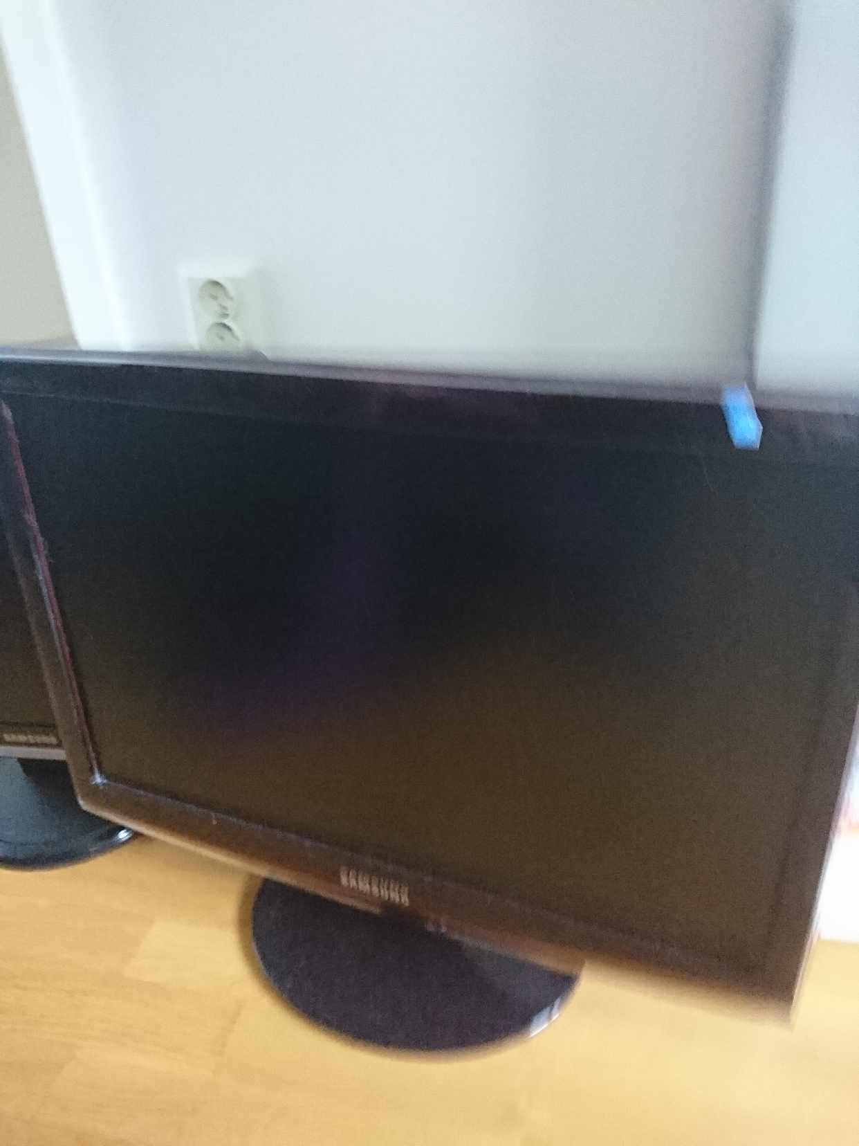 image of 2 st samsung dataskärmar - Solna