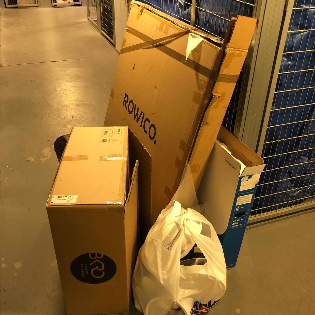 image of Kartonger och div skräp - Stockholm