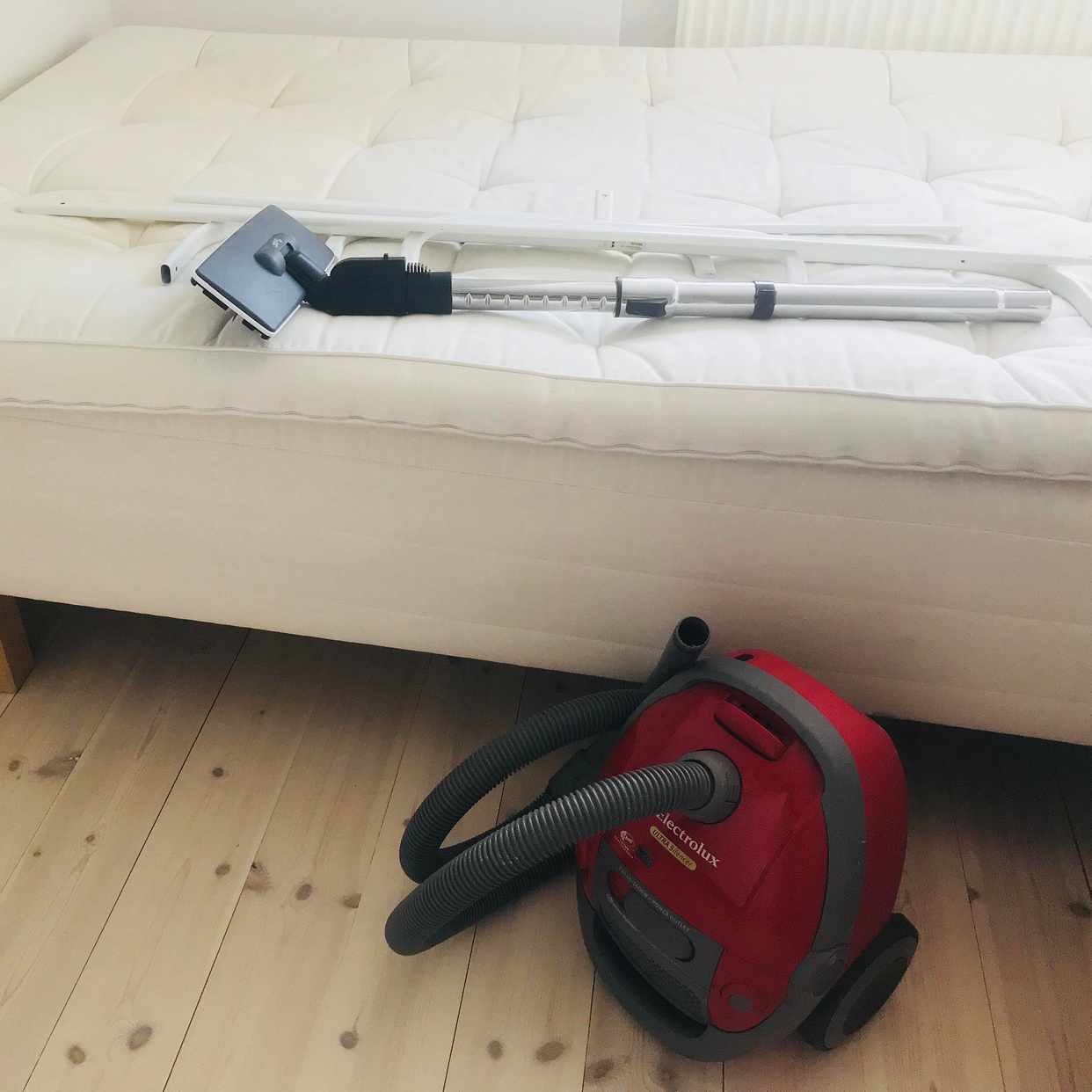image of 120 cm säng, dammsugare - Hägersten