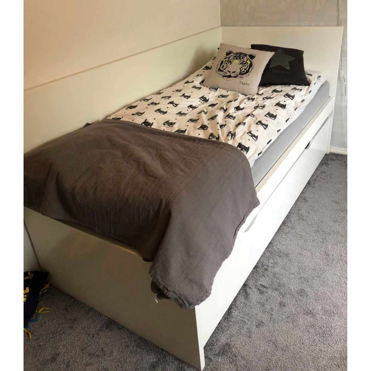 image of Säng stomme + en madrass - 