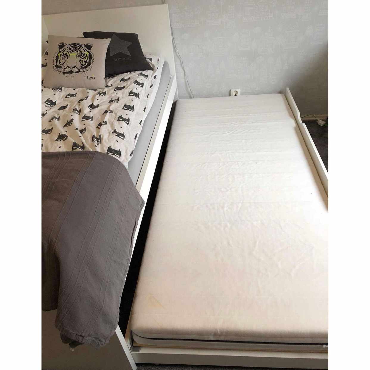 image of Säng stomme + en madrass - 