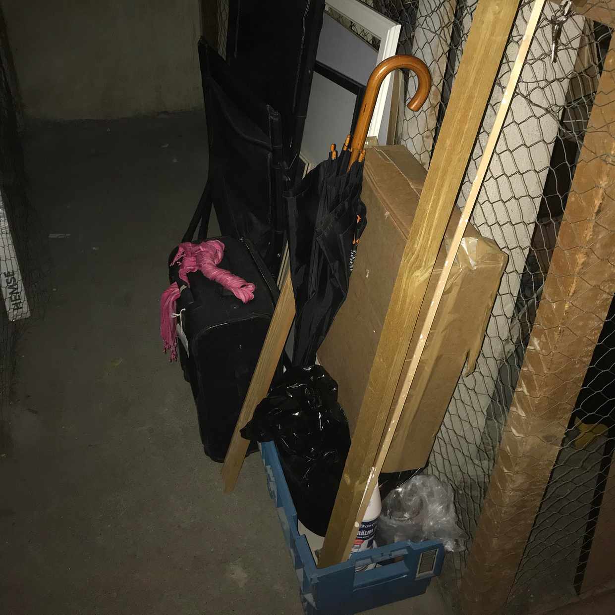 image of Diverse småprylar på vind - Stockholm