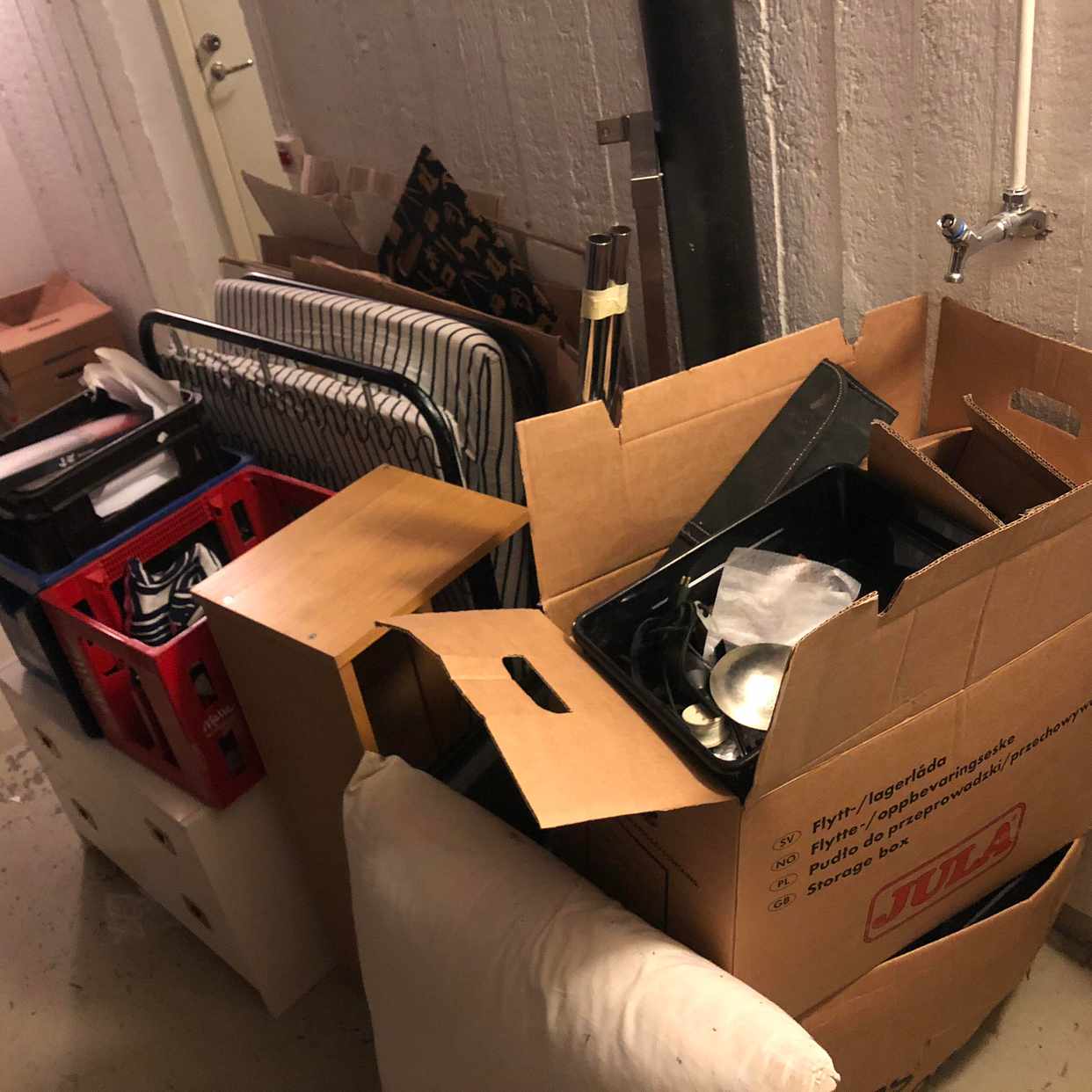 image of Cardboard + misc - Hägersten