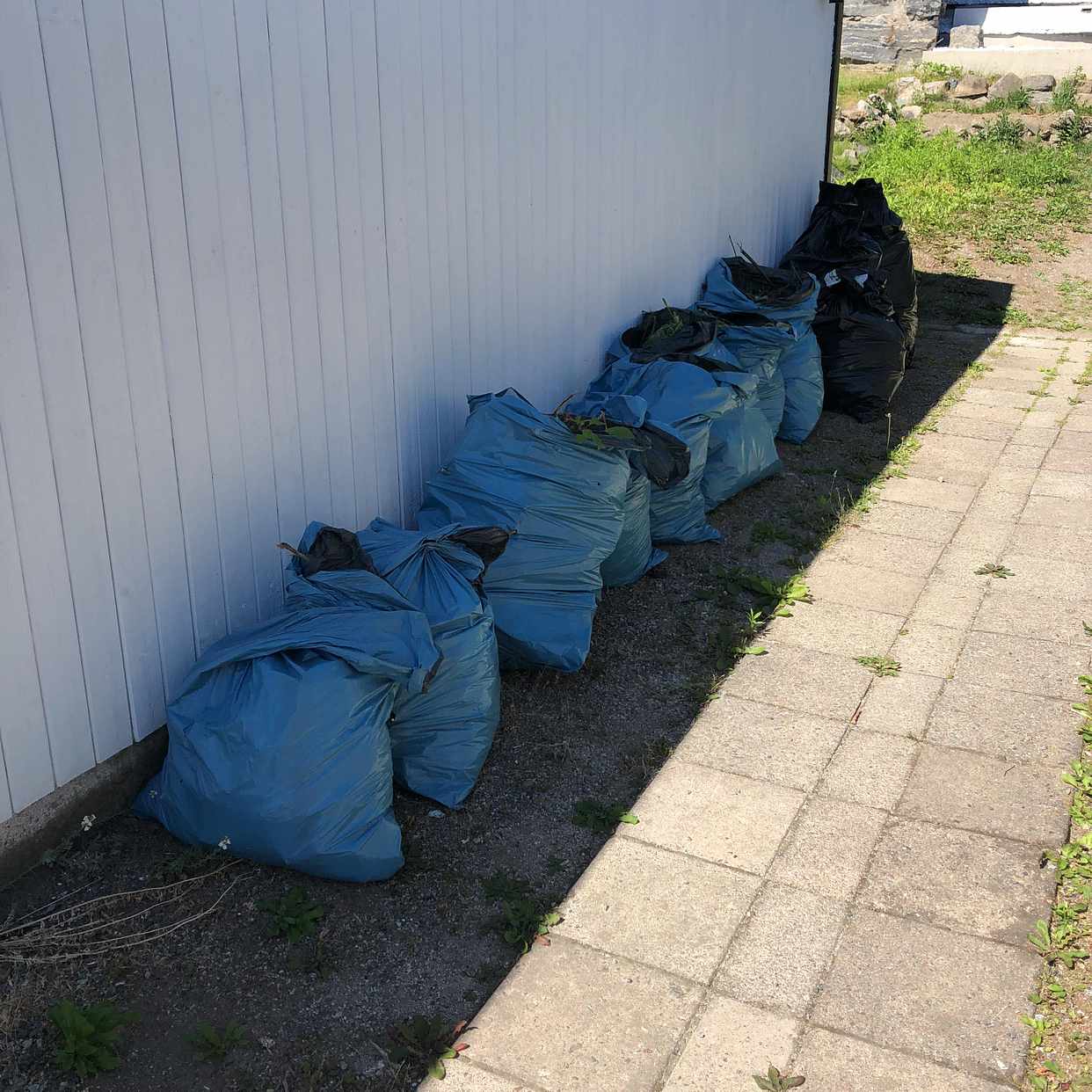 image of Säckar trädgårdsavfall - Älta