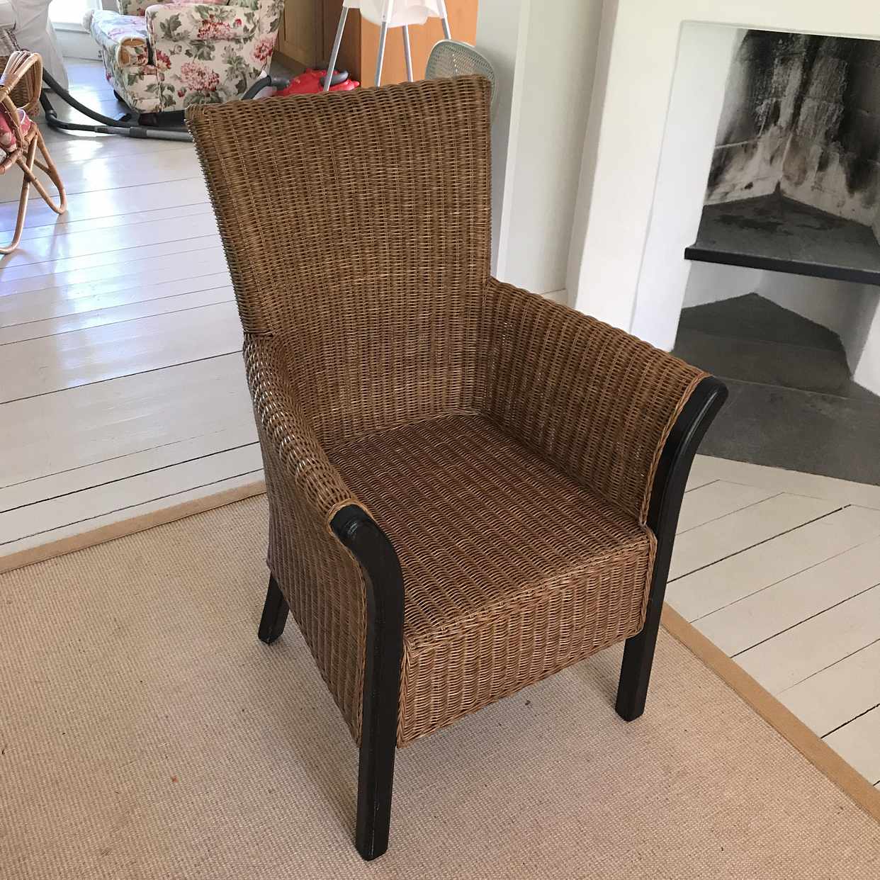 image of Rottingfåtölj bortskänkes - Falsterbo