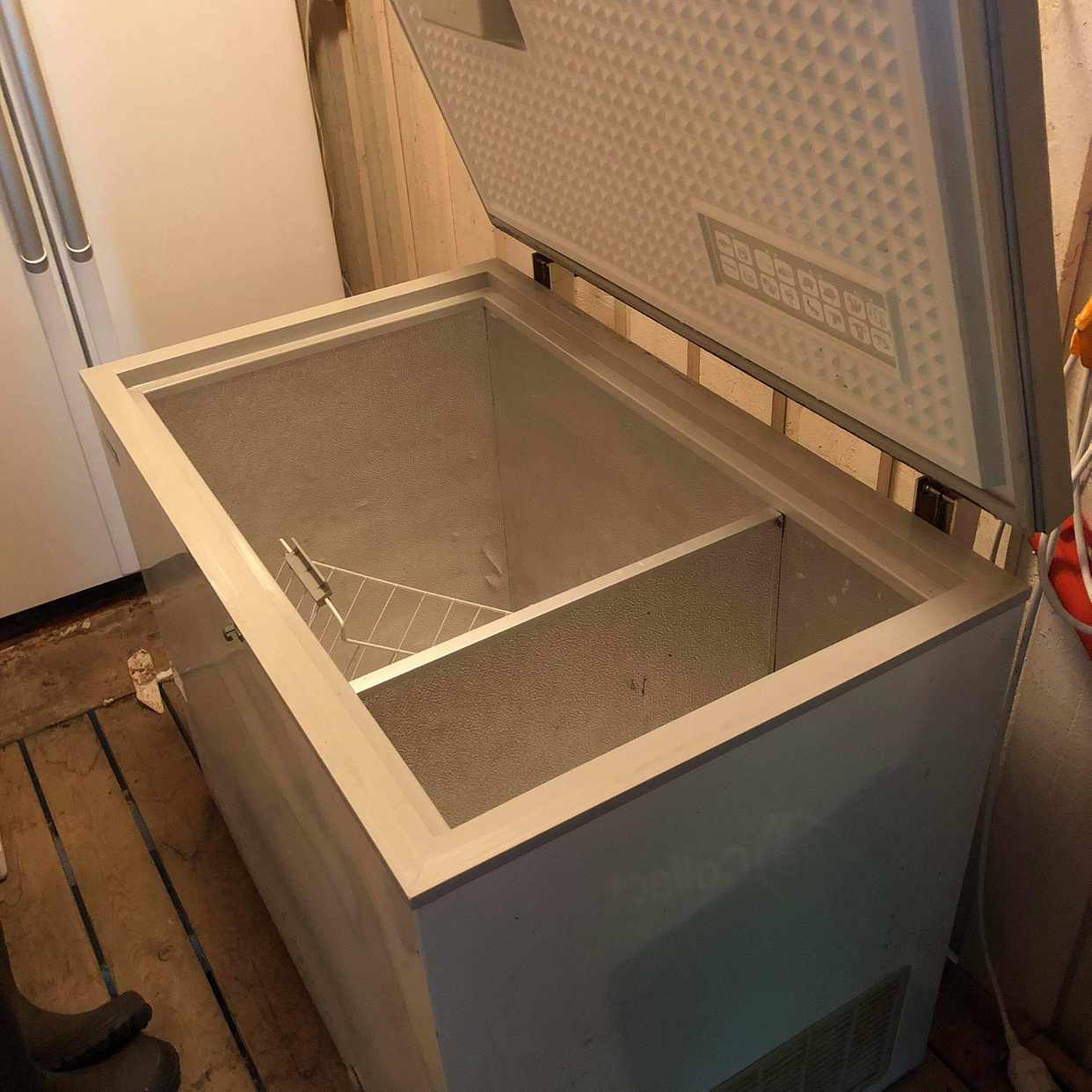image of Gratis frys 250liter ren - Hovås