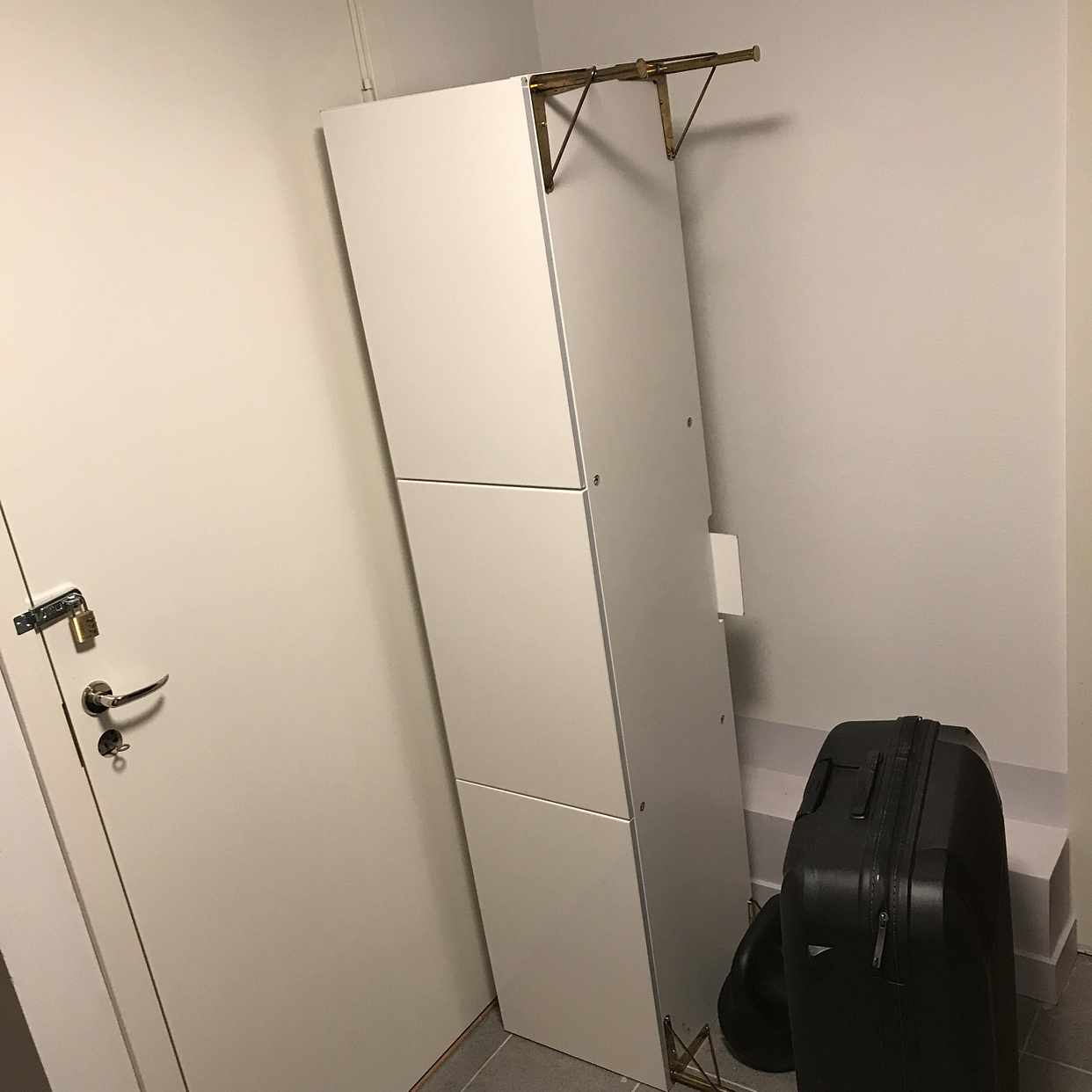 image of Hjälp att flytta tv-bänk - 