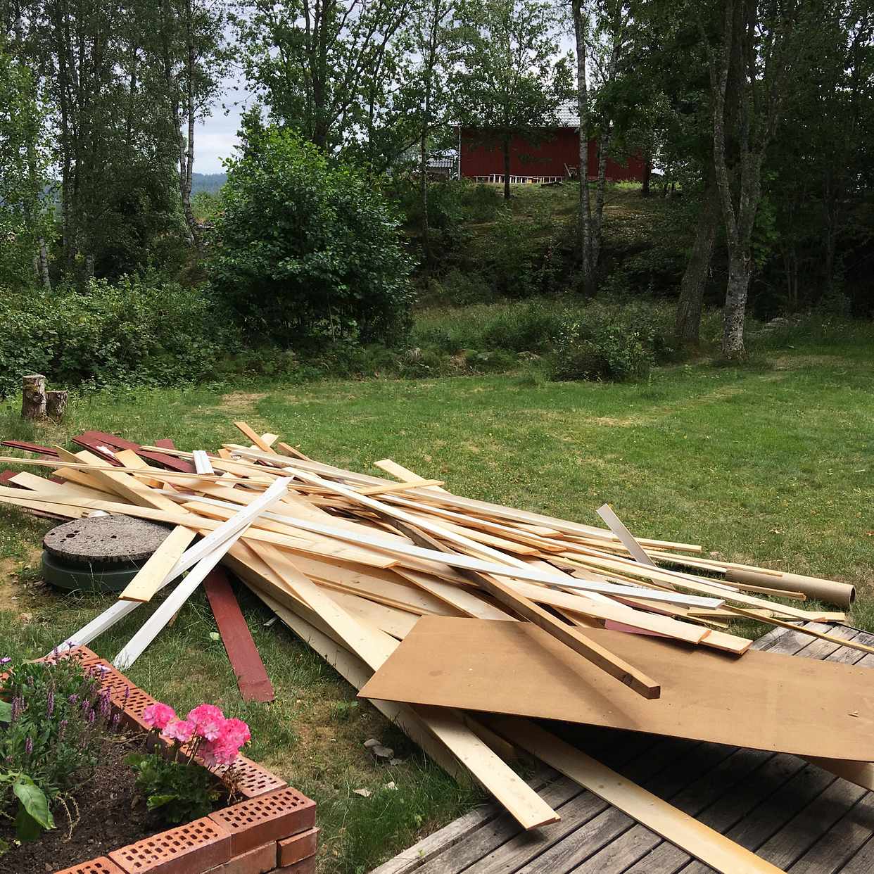 image of Möbler, kök, brädor m.m - Henån
