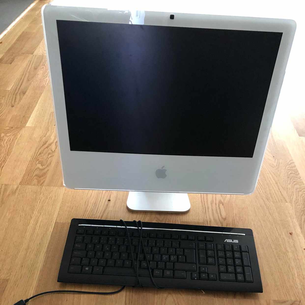 image of Macskärm asus tangentbord - Värmdö