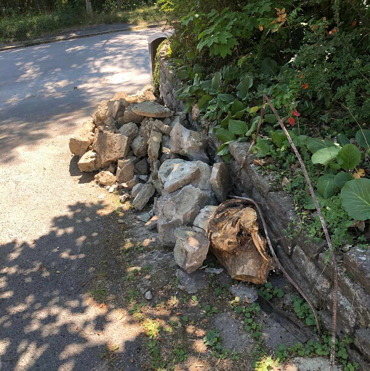image of Stenar från riven stödmur - Södertälje
