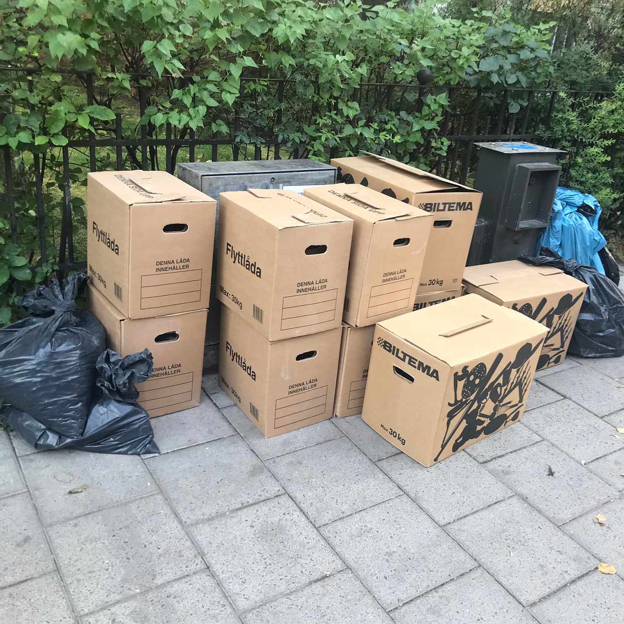 image of Kartonger med byggavfall - Stockholms Stad