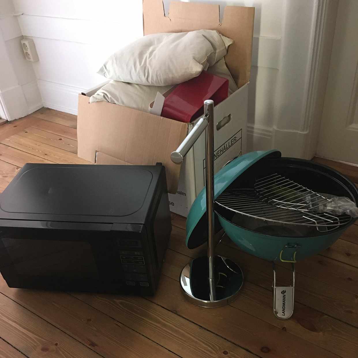 image of Sharp micro 1år gammal + - Stockholm