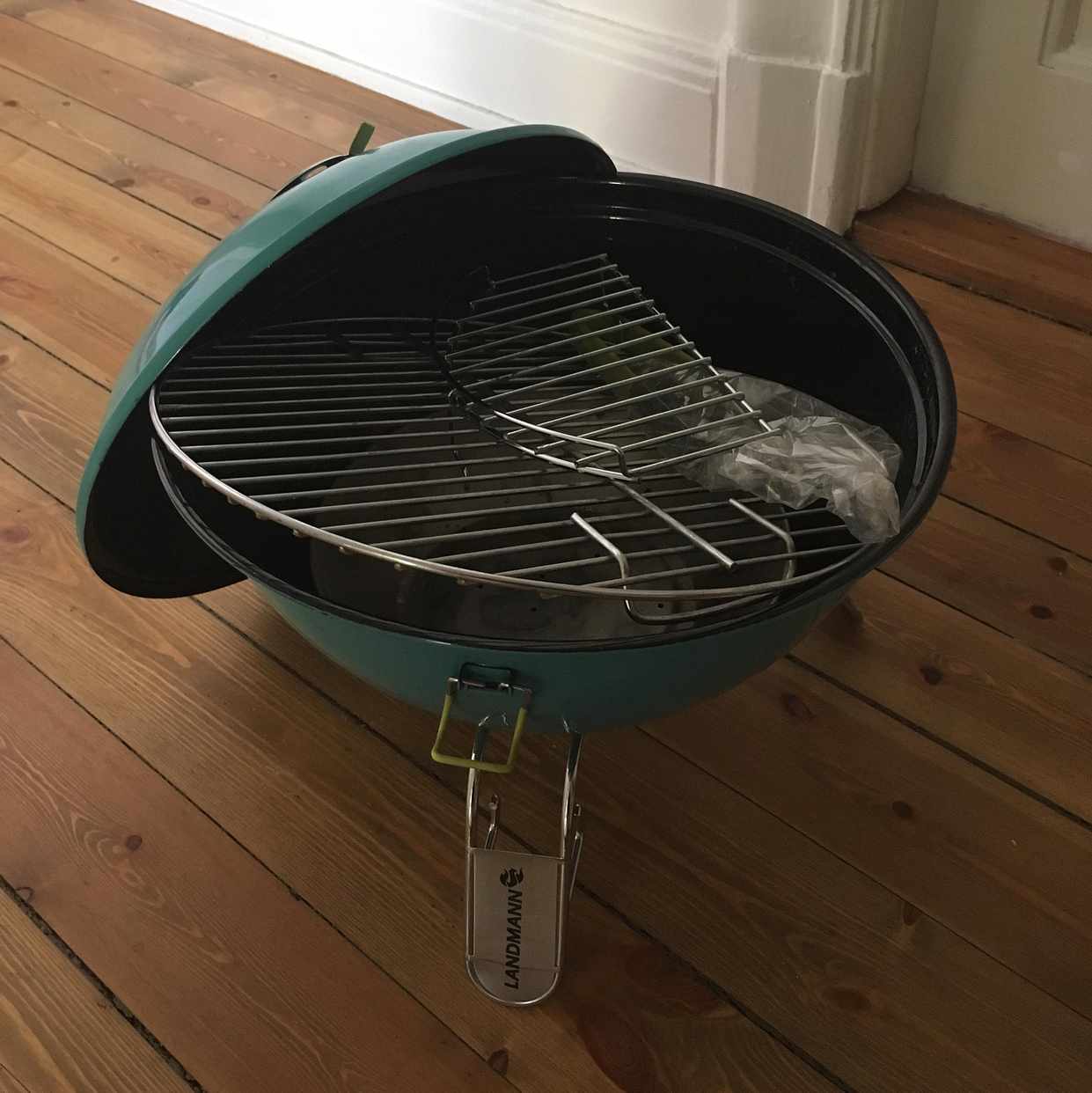 image of Sharp micro 1år gammal + - Stockholm