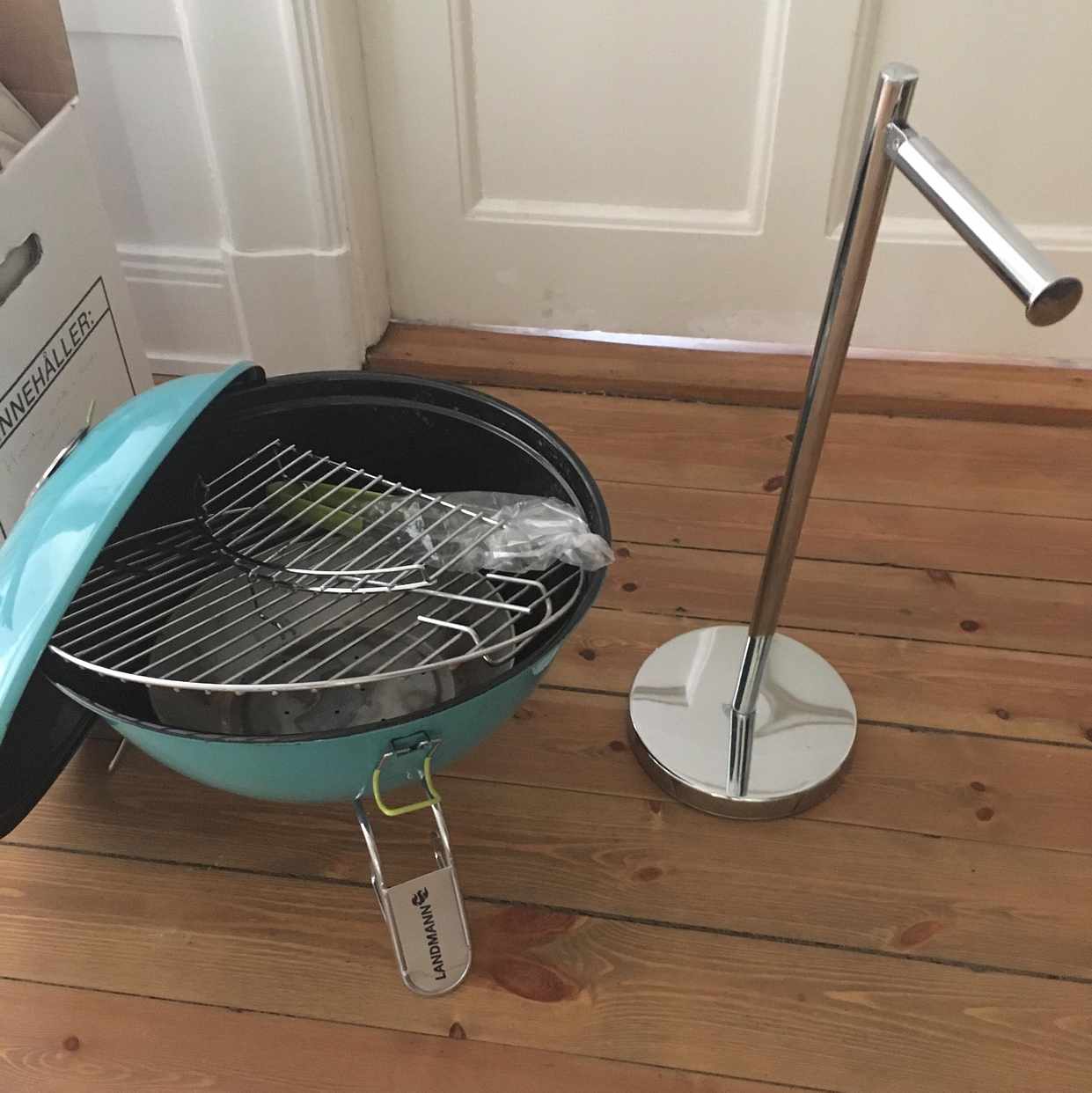 image of Sharp micro 1år gammal + - Stockholm