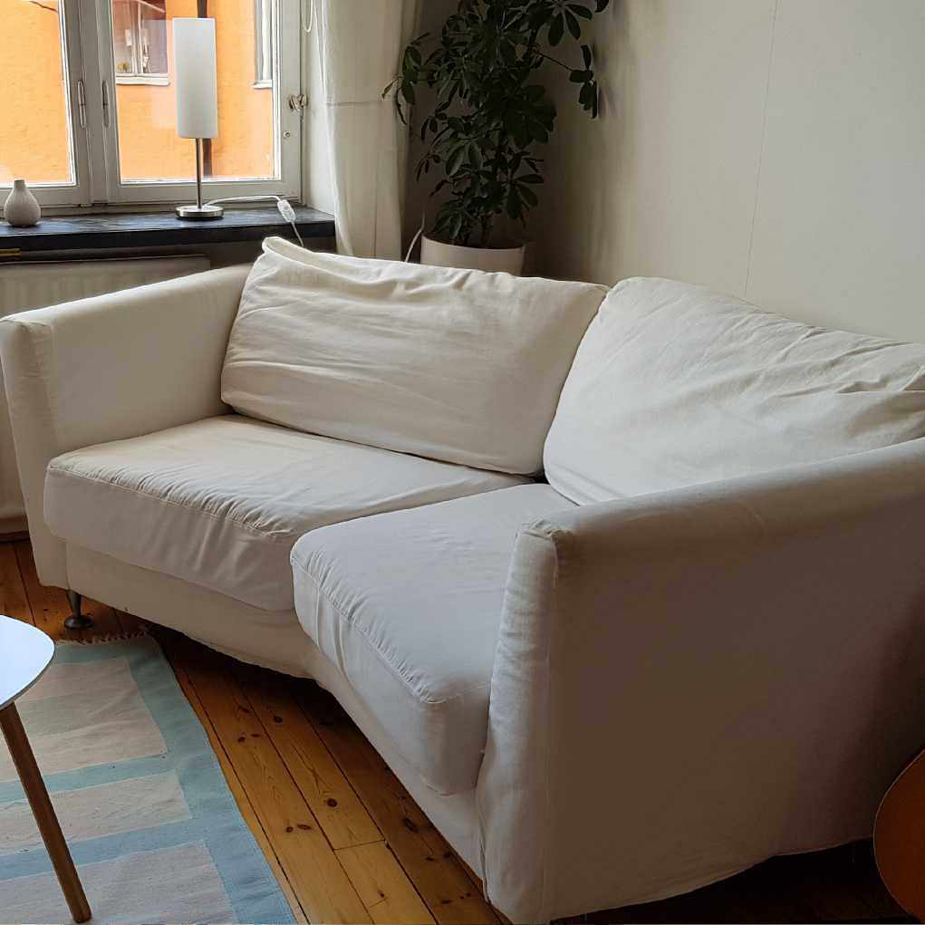 image of Användbar vit soffa - Stockholm