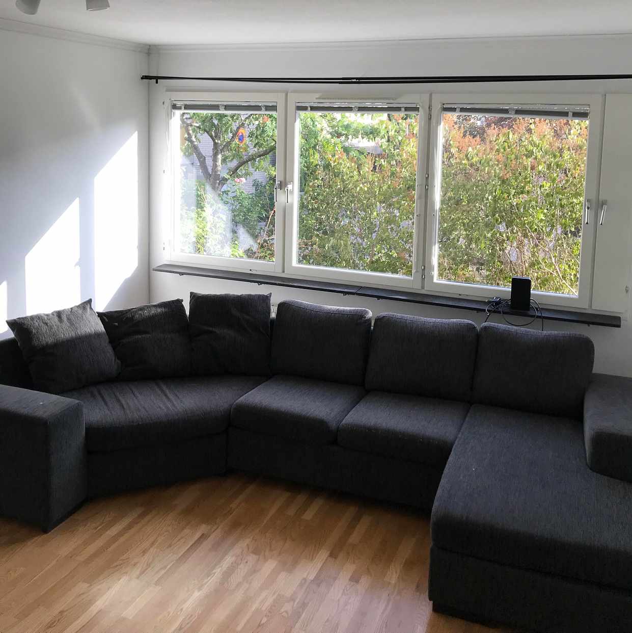 image of Soffa samt tv-möbel - Sollentuna