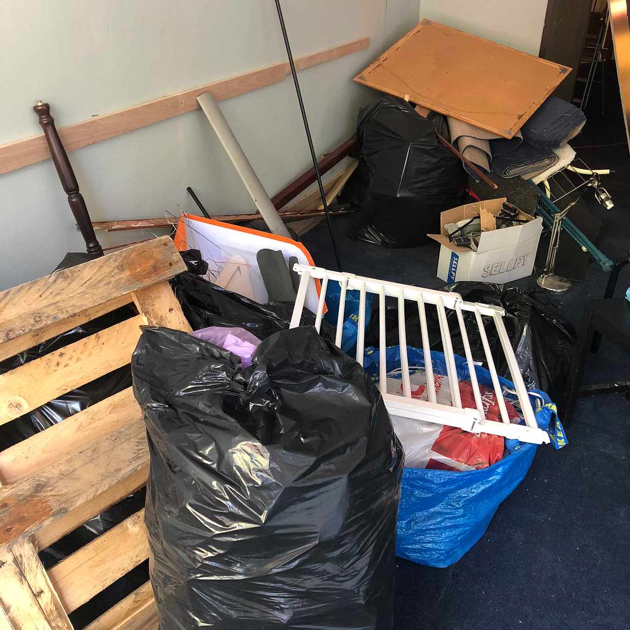 image of En hög med blandat avfall - Stockholm