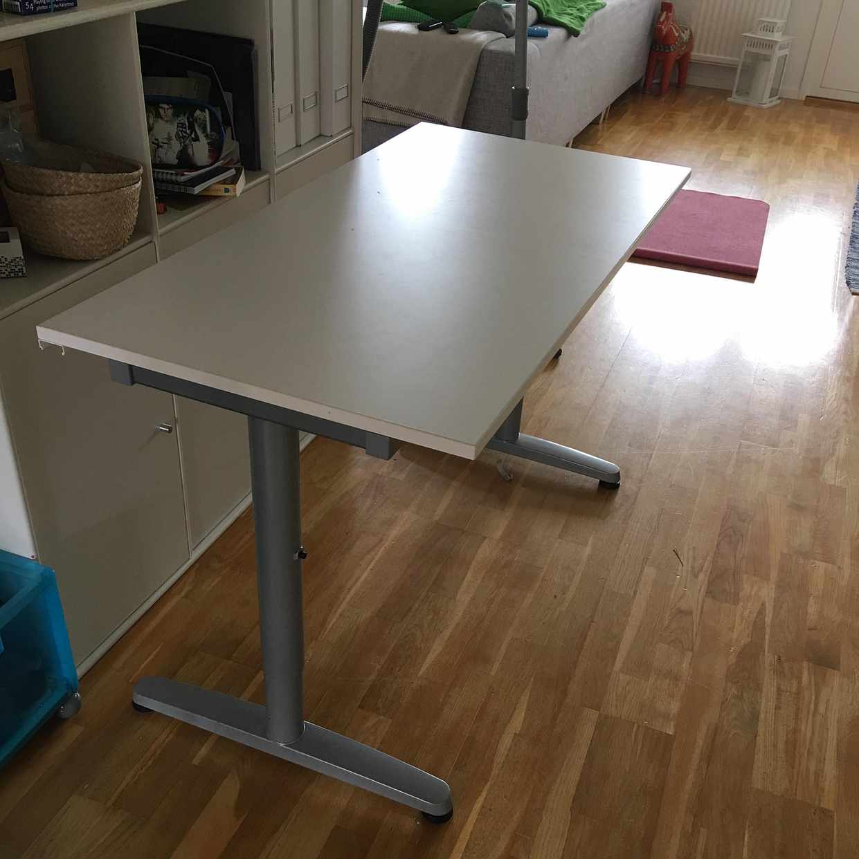 image of Ikea bord 120x60 höjd 74 - Täby
