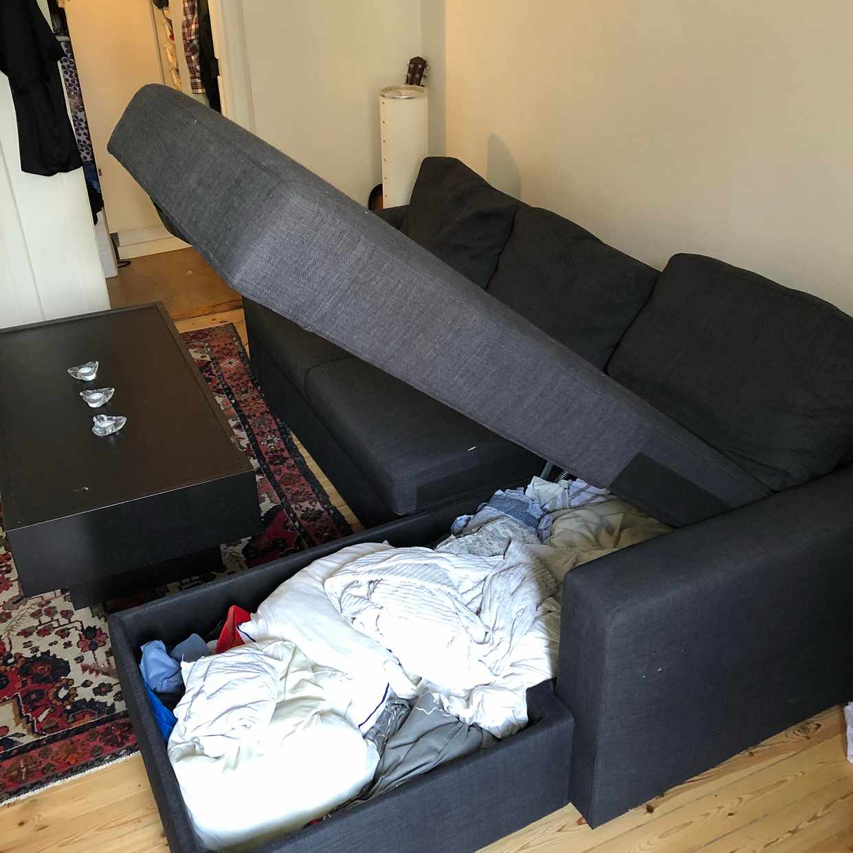image of Fin soffa bortskänkes - Stockholm