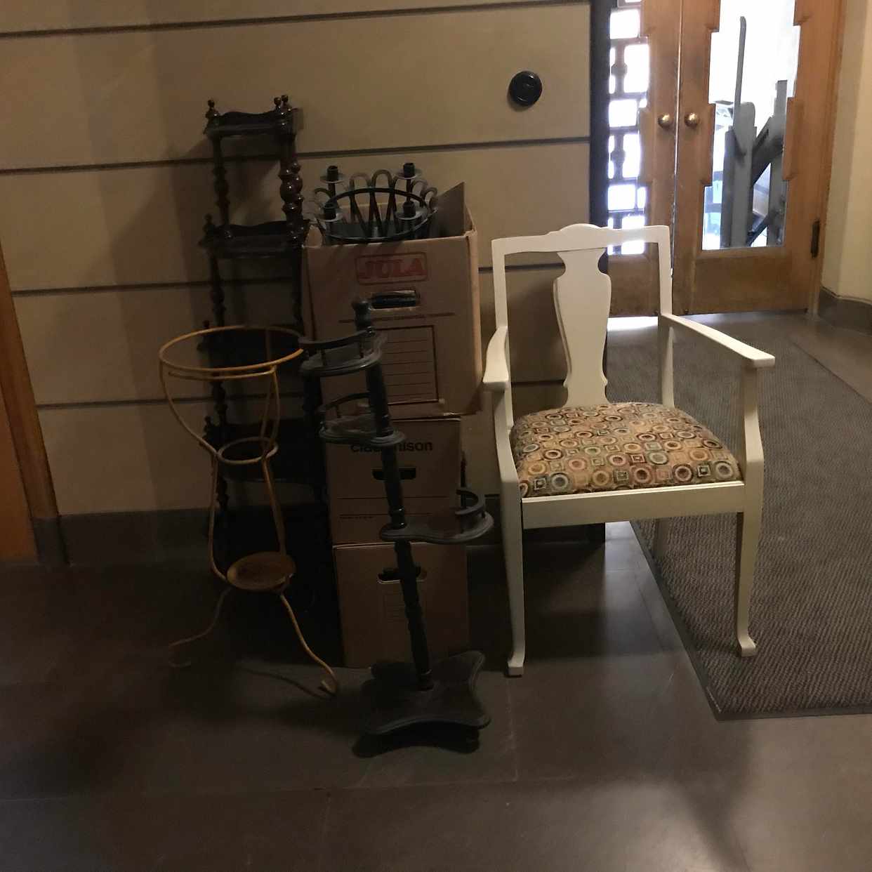 image of Karmstol hylla böcker mm - Stockholm