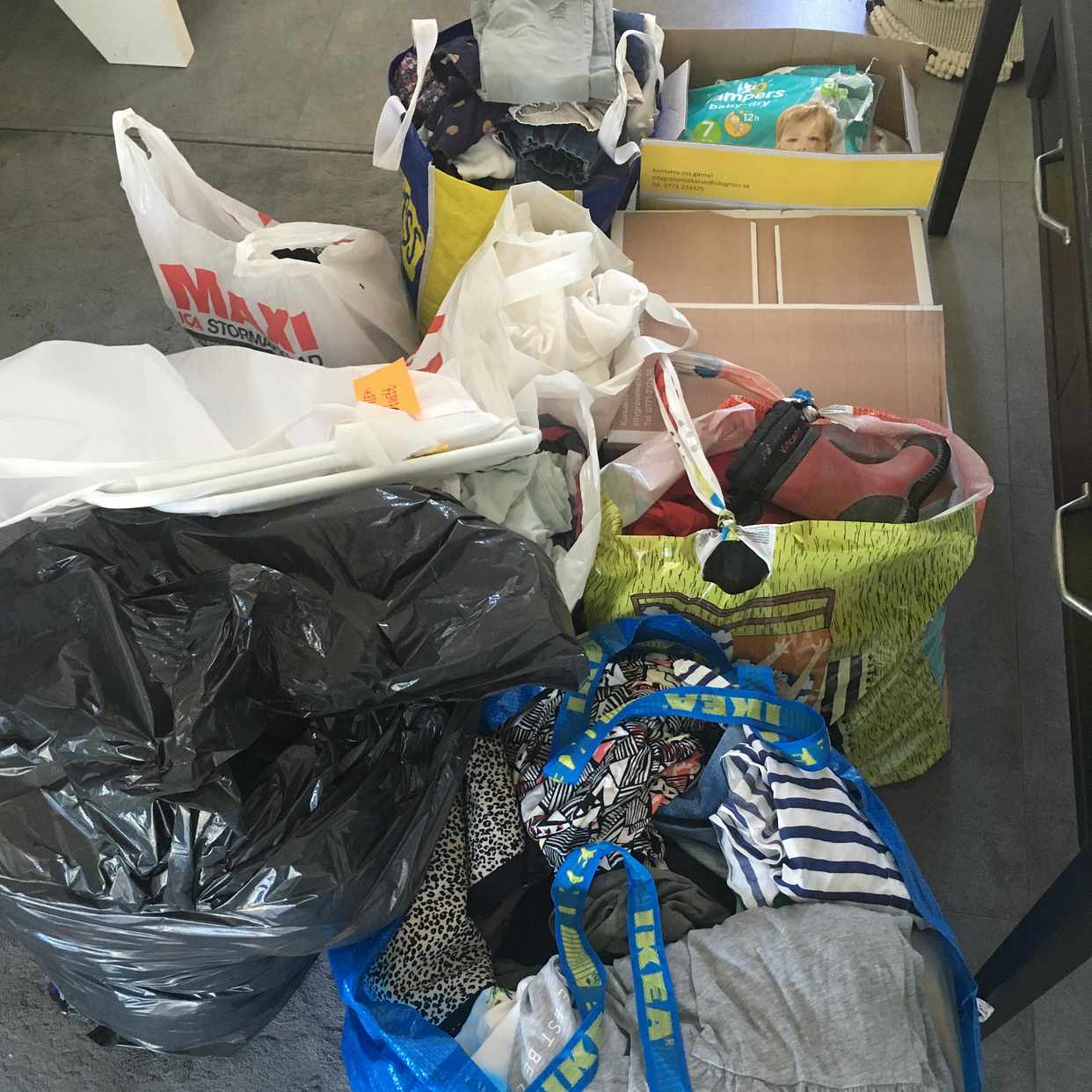 image of Kläder slumpas bort - Huddinge