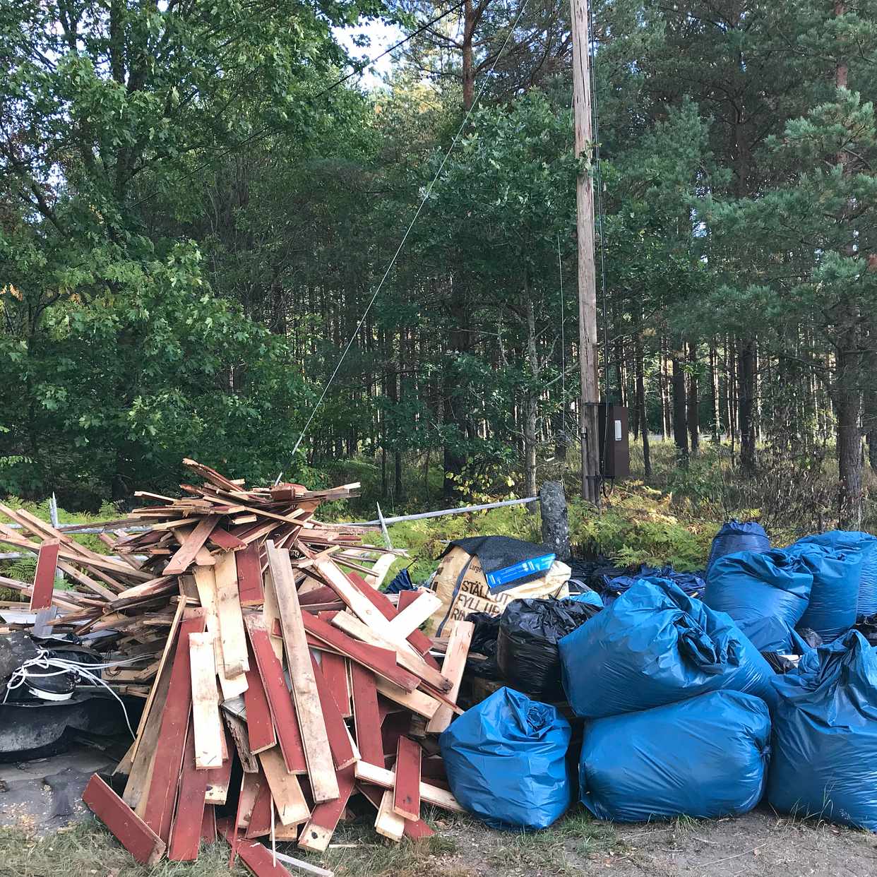 image of Brädor och byggavfall - Norrtälje