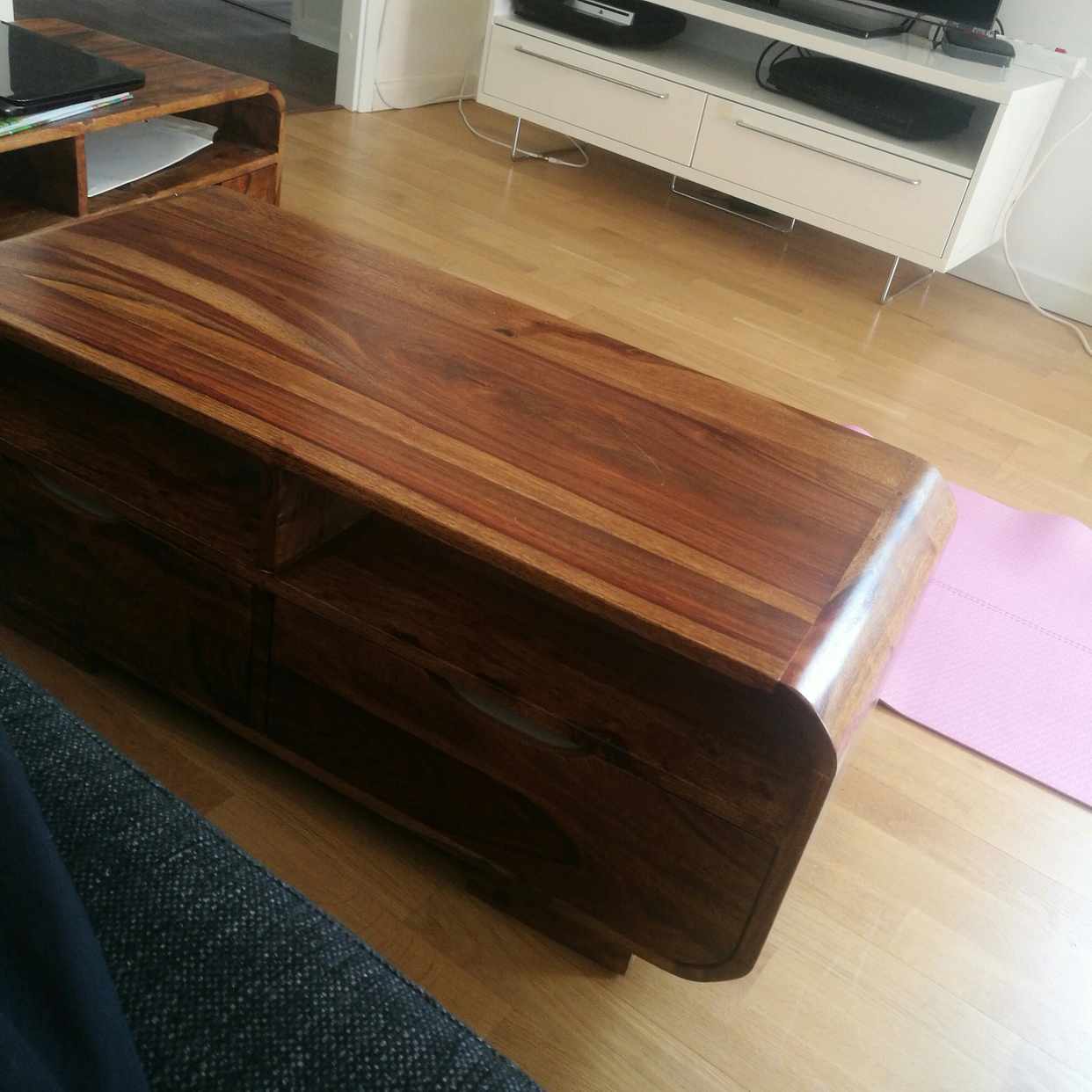 image of Sprillans nytt soffbord - Stockholm