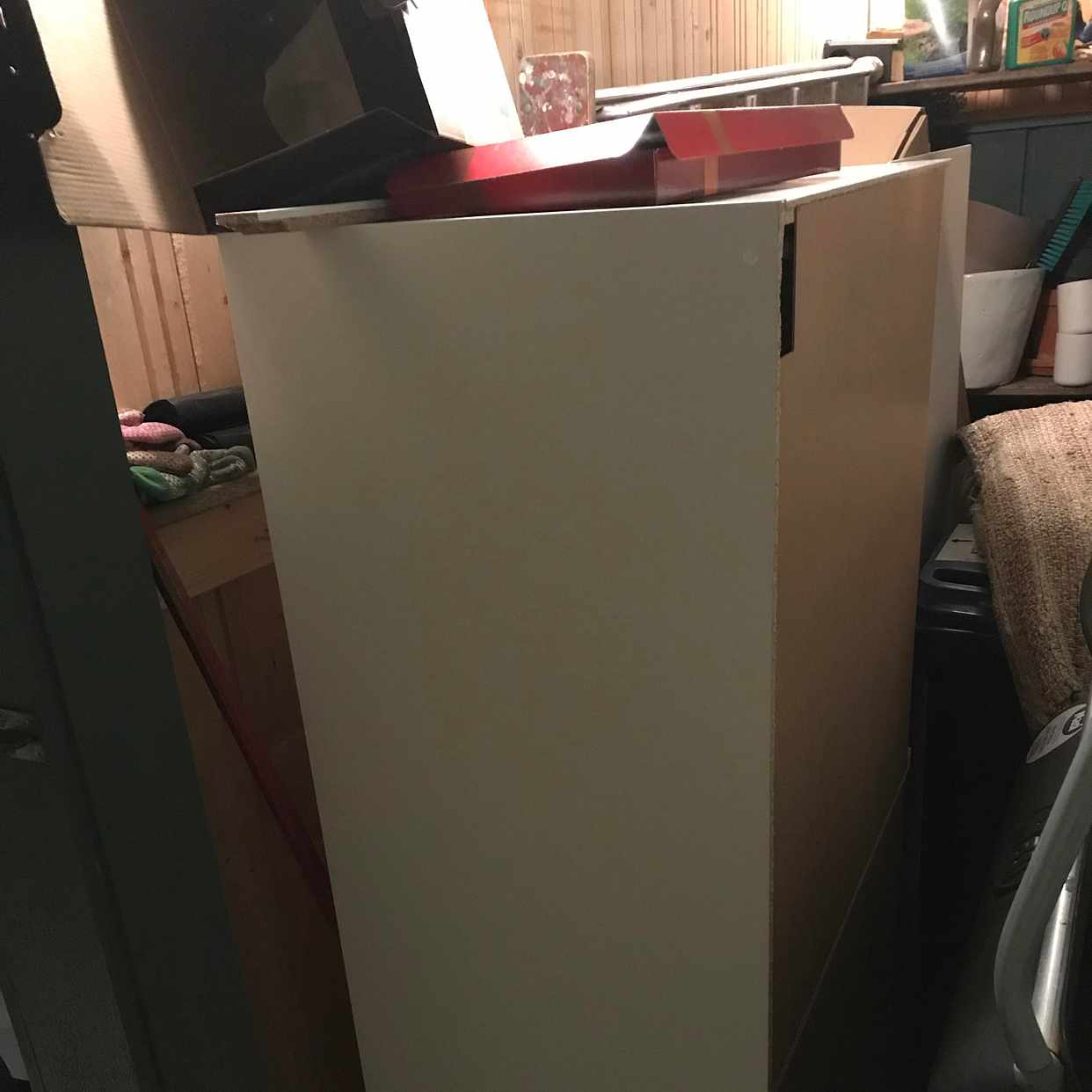 image of Möbler och Ikea-emballage - Täby