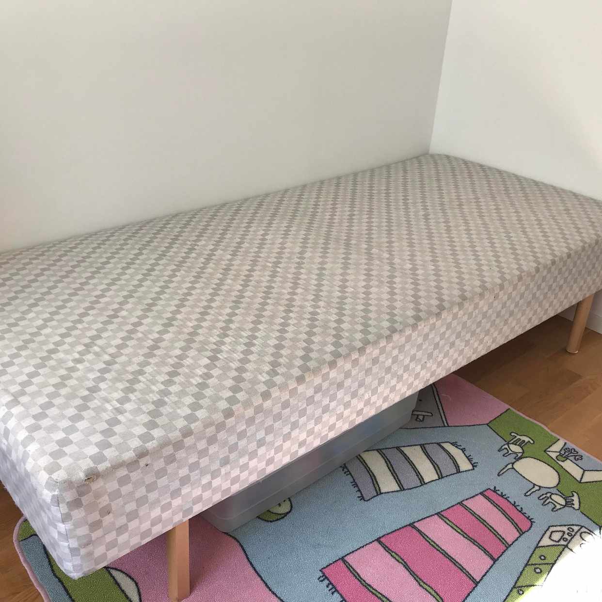 image of Give away a single bed - Stockholm