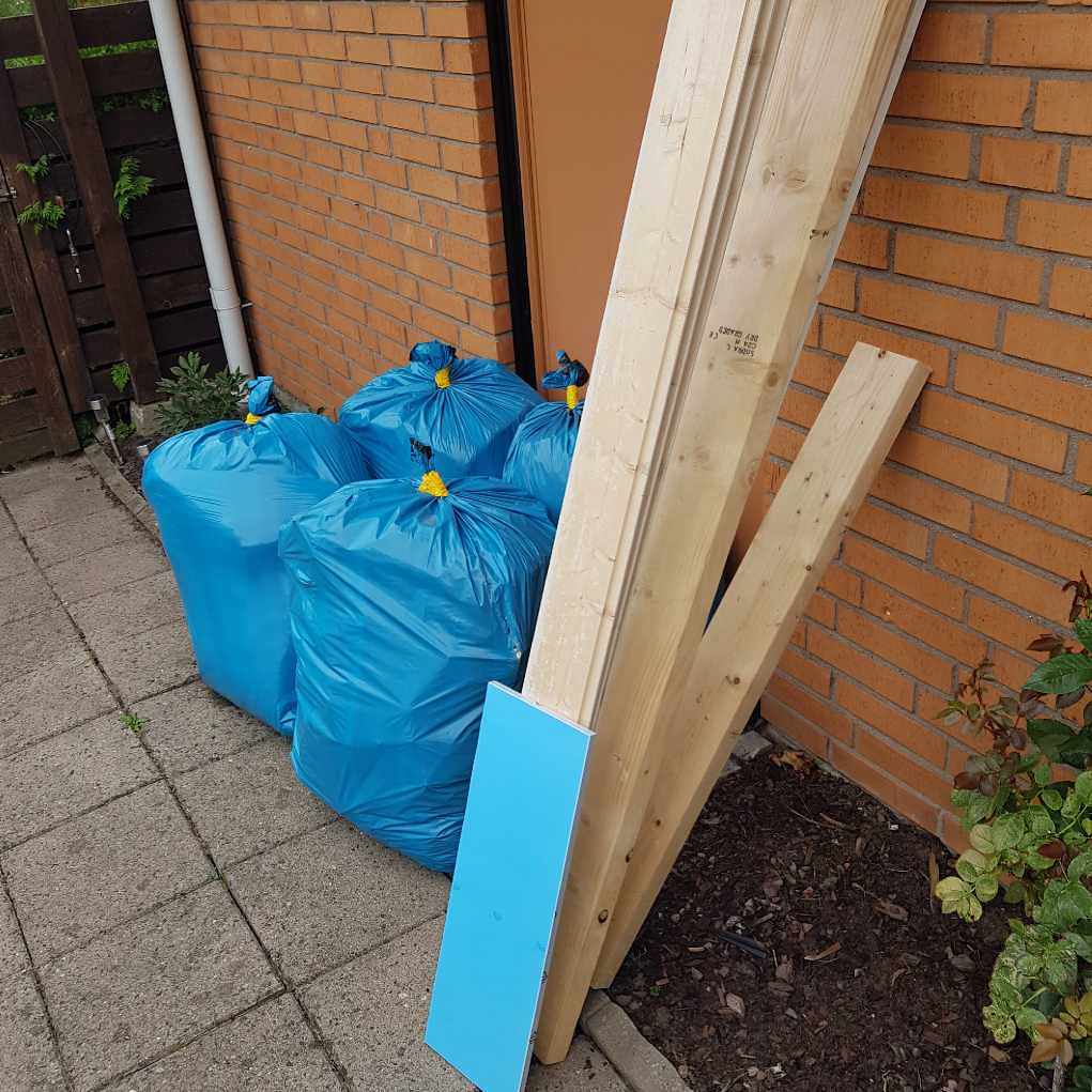 image of 4säckar och lite trä - Oxie