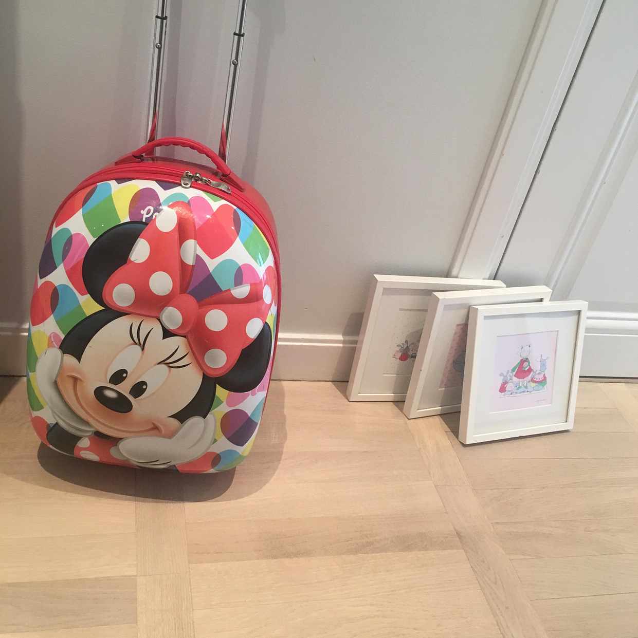 image of Kid suitcase and pictures - Stockholm