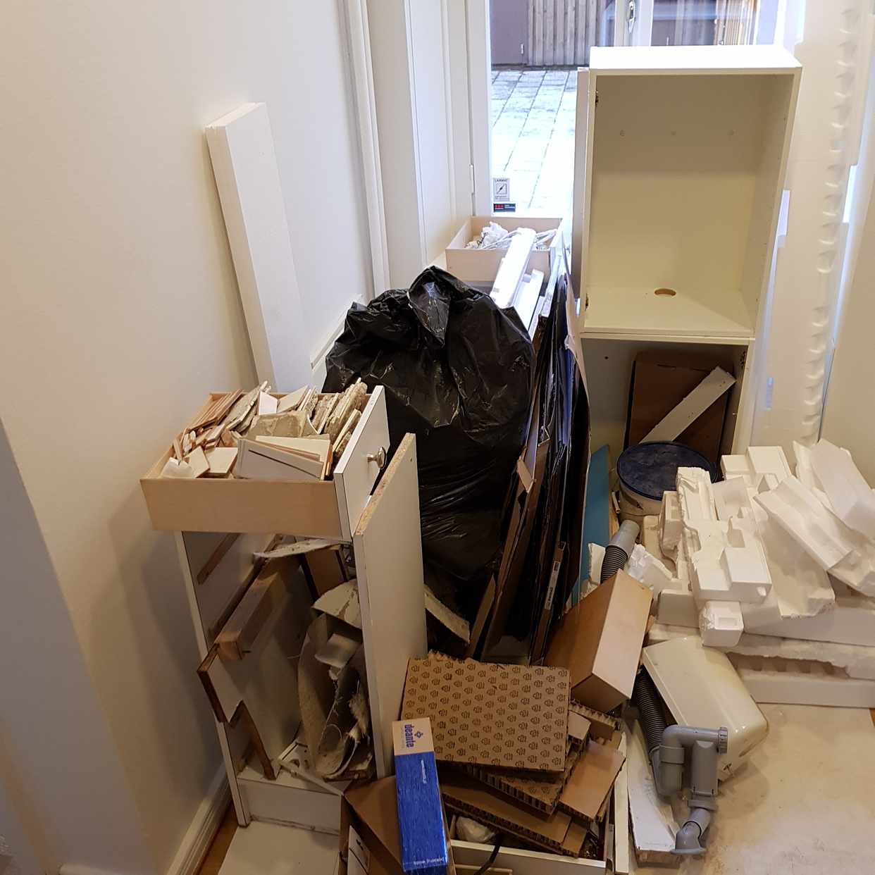 image of Skräp från köksrenovering - Stockholm