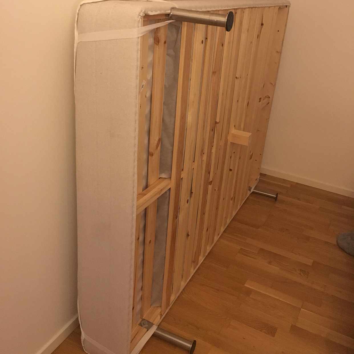 image of 140 Säng till tippen - Handen