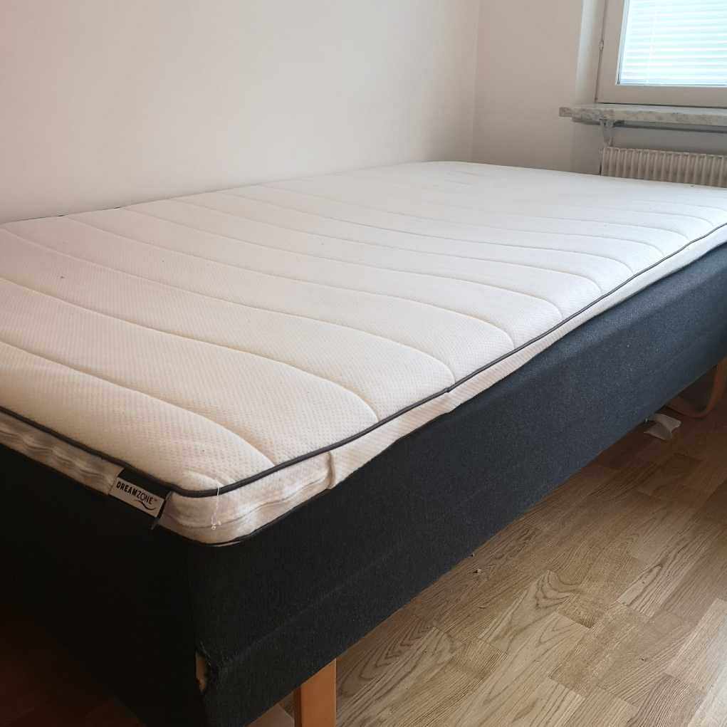 image of 120 säng och soffbord - Stockholm